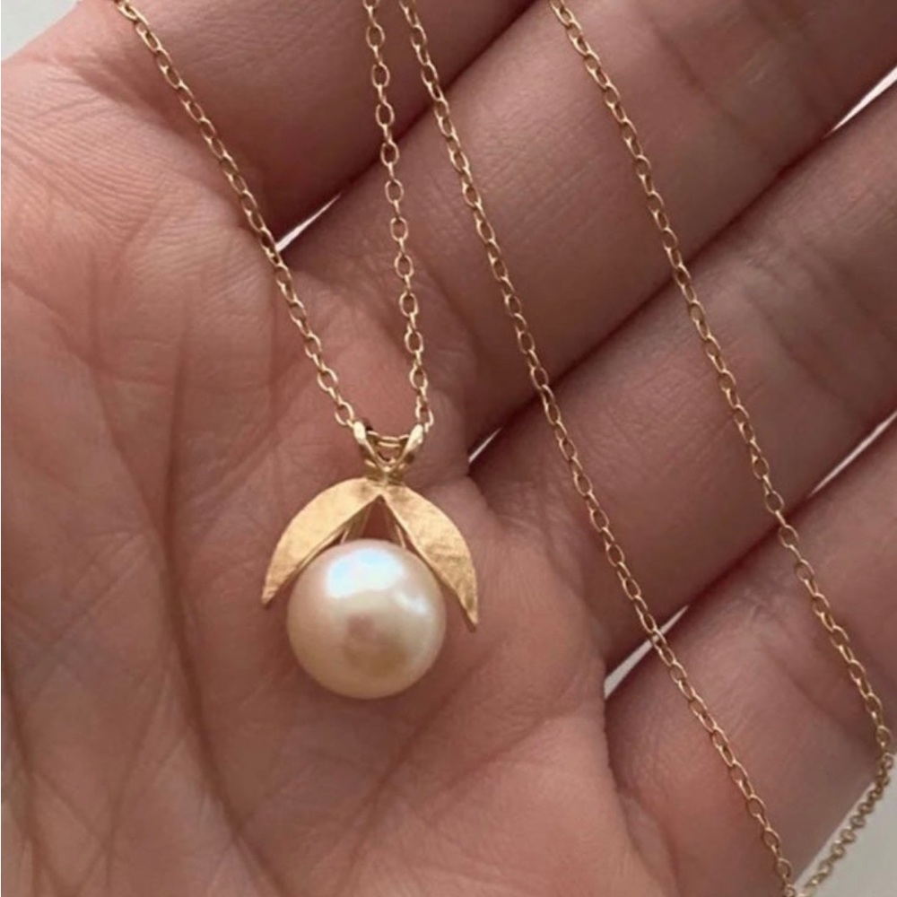 14k Yellow Gold Pearl Pendant Necklace